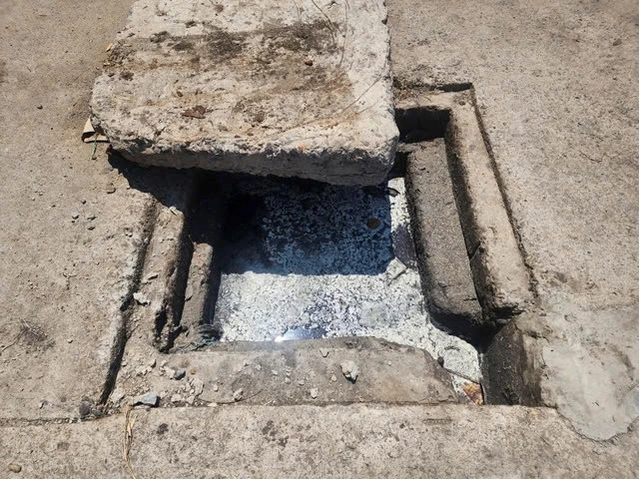 Cảng cá ở Bình Định bị bồi lấp, ô nhiễm - Ảnh 2.