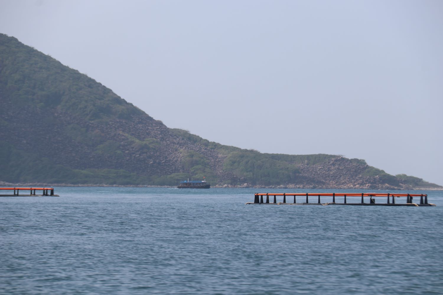 Khánh Hòa xem xét hỗ trợ ngư dân chuyển đổi nuôi biển công nghệ cao