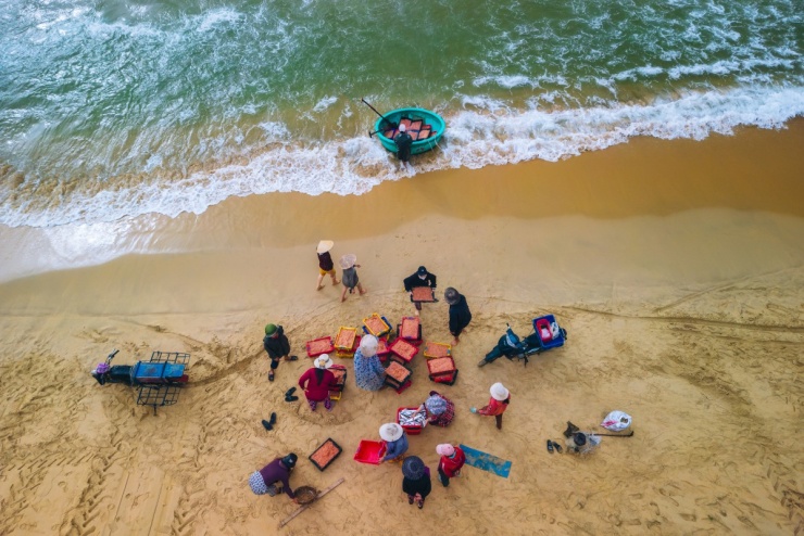 Làng chài hoang sơ quanh Mũi Vi Rồng - 3