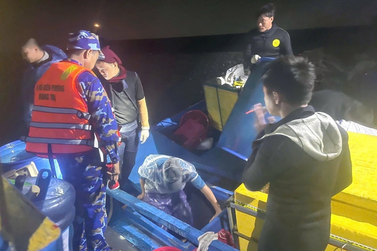 Một trường hợp đánh bắt hải sản bằng thuốc nổ, xung điện bị lực lượng chức năng phát hiện, xử lý. Ảnh: Võ Dũng. Một trường hợp đánh bắt hải sản bằng thuốc nổ, xung điện bị lực lượng chức năng phát hiện, xử lý. Ảnh: Võ Dũng.