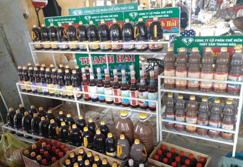 Sản phẩm nước mắm Thanh Hải của Công ty CP Chế biến Thủy sản Thanh Hóa nhiều năm có mặt trên thị trường. Ảnh: Trường An