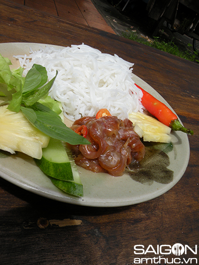 Đắm say mùa mắm - mưa bão