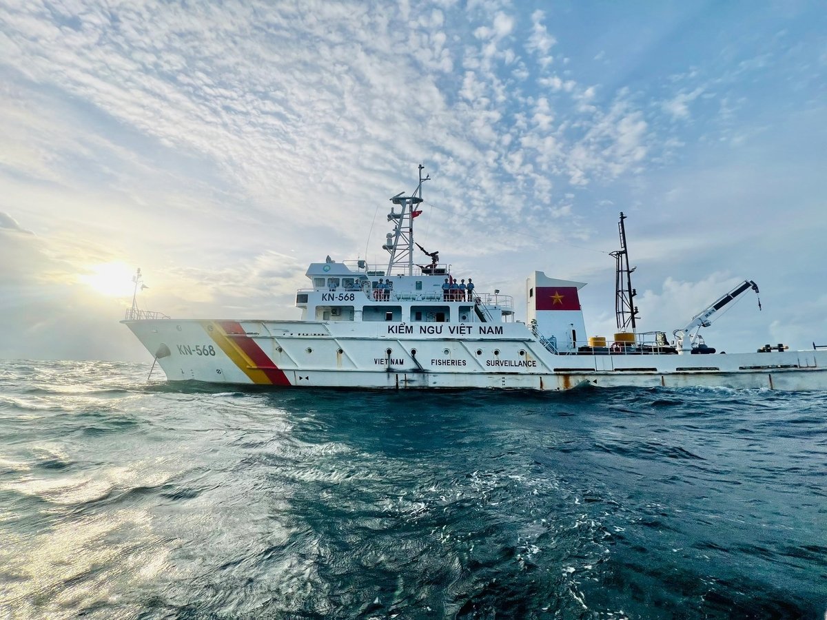 Tàu KN-568 tiếp tục tuần tra, kiểm soát hoạt động khai thác thủy sản trên vùng biển Tây Nam. Ảnh: Trọng Linh.