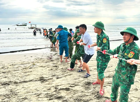 tàu thuyền - Ảnh 1.