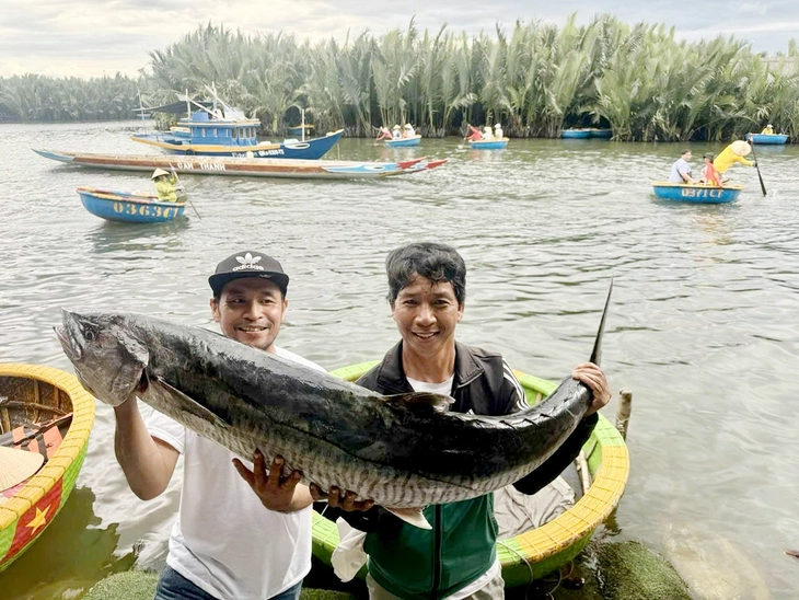 cần thủ - Ảnh 1.