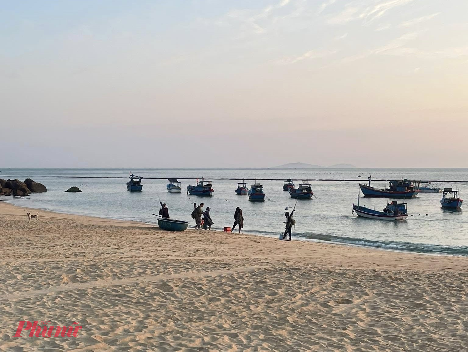 Quy Nhơn với những làng chài bình yên sóng vỗ Nhịp sống ở Nhơn Hải