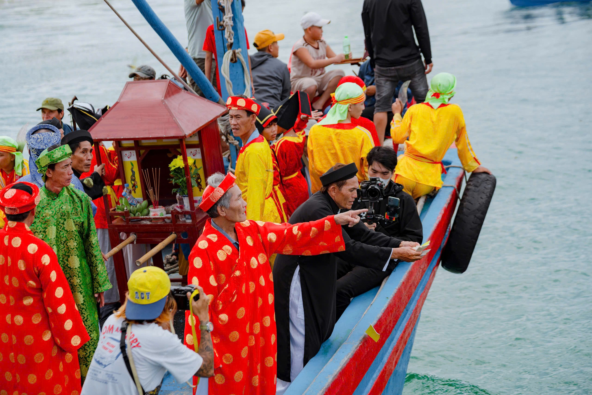Lễ hội cầu ngư Phú Yên được Bộ Văn hoá, Thể thao và Du lịch vinh danh là Di sản văn hóa phi vật thể quốc gia vào năm 2016. Ảnh: Anh Bích. tienphong-41.jpg