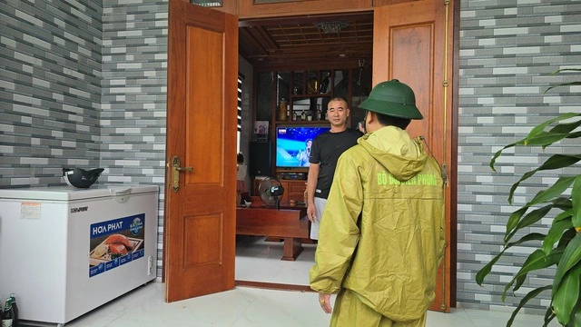 Bão số 5: Tàu rời âu thuyền trước bão, biên phòng Quảng Trị vận động quay lại- Ảnh 5. Bão số 5: Tàu rời âu thuyền trước bão, biên phòng Quảng Trị vận động quay lại- Ảnh 5.