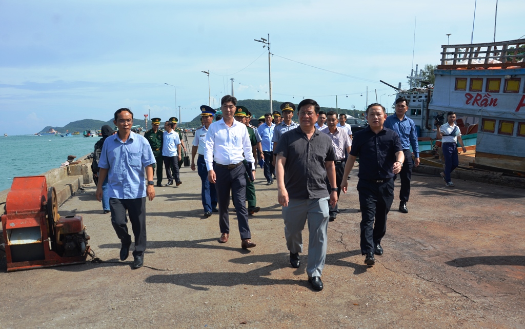 Chủ tịch UBND tỉnh An Giang kiểm tra tình hình chống khai thác IUU tại Đặc khu Phú Quốc