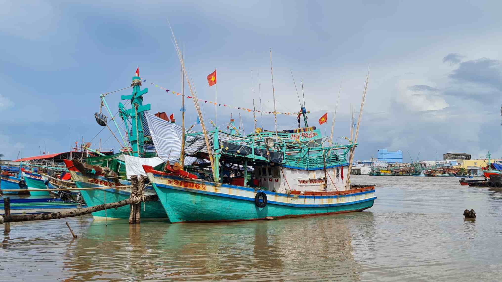 Cà Mau có đội tàu khai thác thuỷ sản trên 5.000 chiếc là một trong những tỉnh có số lượng tàu cá nhiều nhất nước. Ảnh: Nhật Hồ