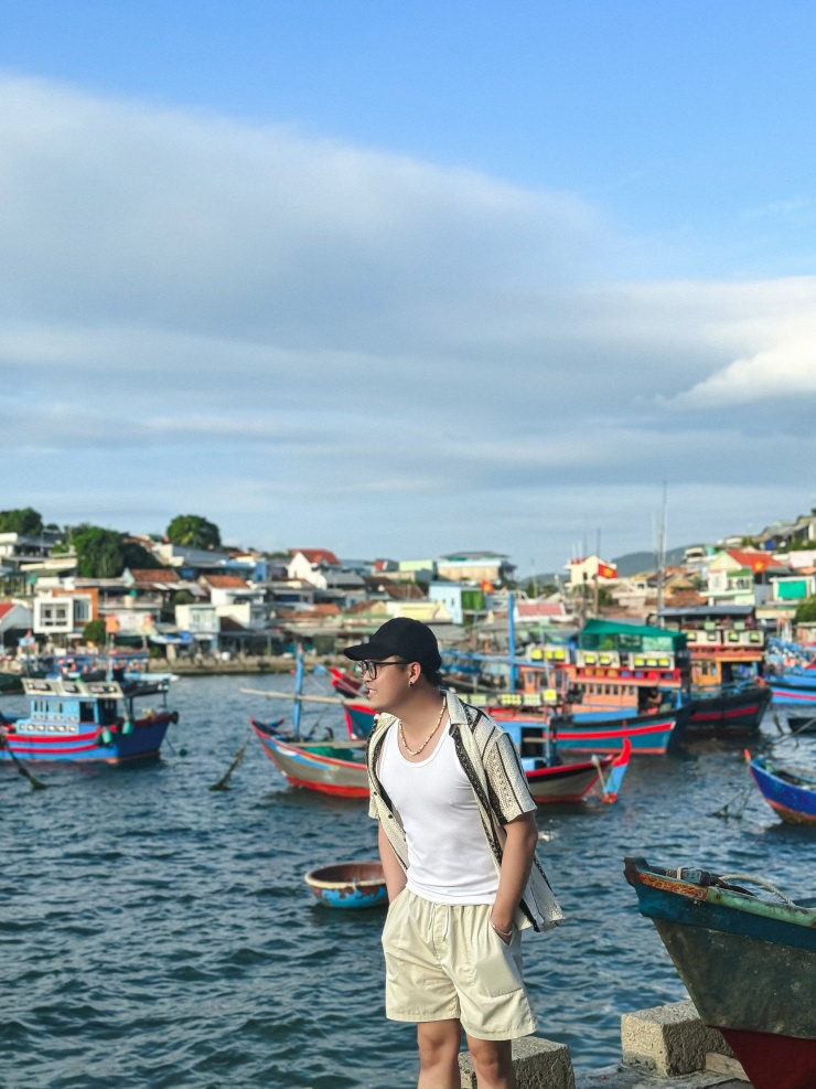 Làng chài Trí Nguyên là nơi Tú chọn để "trốn phố" mỗi khi rảnh rỗi. Ảnh: Tuấn Tú