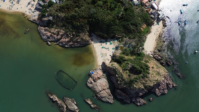 Những ngôi làng tuyệt đẹp ven biển: Làng chài cổ độc đáo bên vịnh Xuân Đài- Ảnh 2.