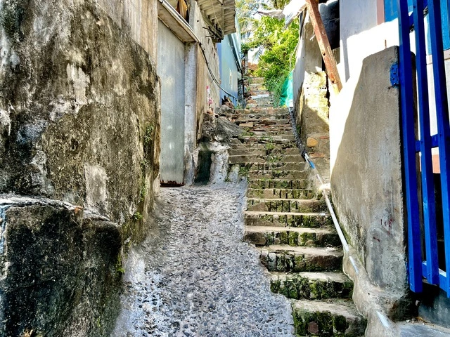 Những ngôi làng tuyệt đẹp ven biển: Làng chài cổ độc đáo bên vịnh Xuân Đài- Ảnh 3.