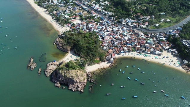 Những ngôi làng tuyệt đẹp ven biển: Làng chài cổ độc đáo bên vịnh Xuân Đài- Ảnh 4.