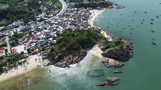 Những ngôi làng tuyệt đẹp ven biển: Làng chài cổ độc đáo bên vịnh Xuân Đài- Ảnh 6.