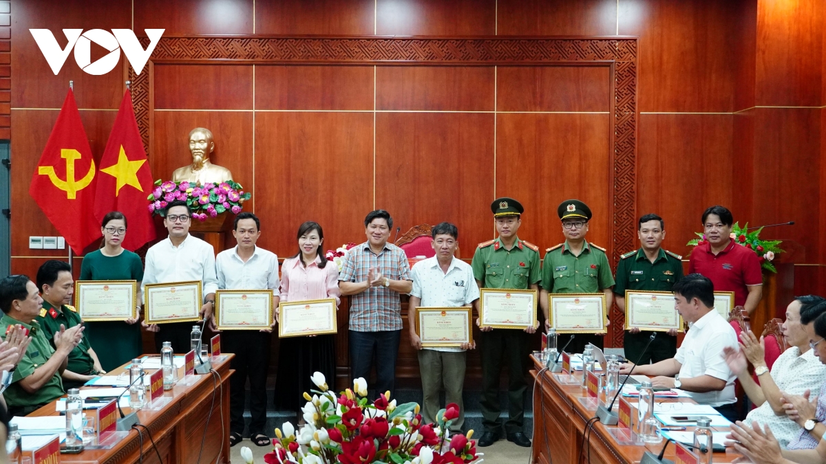 ca mau nhieu tau ca vi pham bi xu phat, khoi to hinh su hinh anh 2