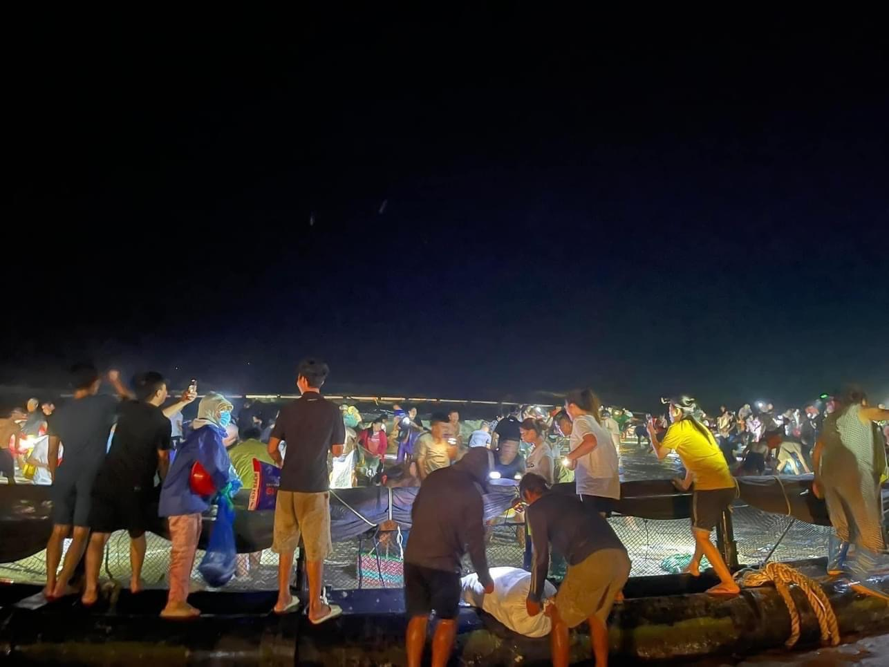 photo-1759292754241 photo-1759292754241