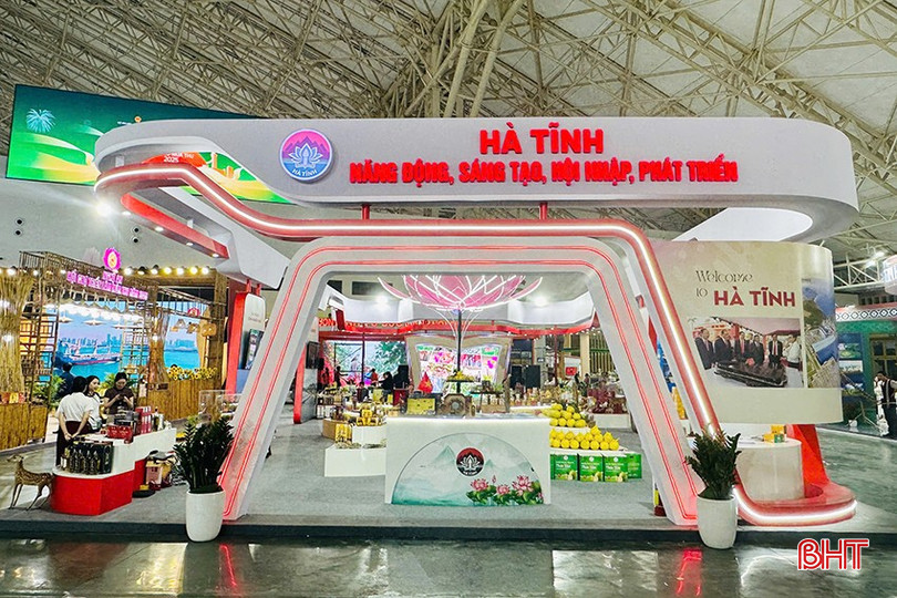 Gian hàng trưng bày sản phẩm Hà Tĩnh tại Hội chợ mùa Thu 2025. bqbht_br_a3.jpg