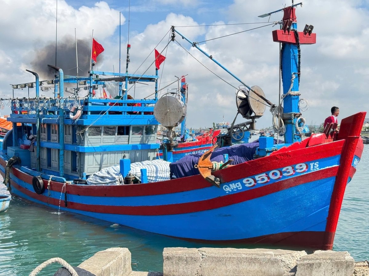 Nhờ công tác tuyên truyền cũng như triển khai nhiều biện pháp để chống khai thác IUU, hoạt động khai thác thủy sản thời gian qua ở tỉnh Quảng Ngãi đã có nhiều chuyển biến tích cực, nhận thức của ngư dân được nâng cao. Ảnh: L.K. Nhờ công tác tuyên truyền cũng như triển khai nhiều biện pháp để chống khai thác IUU, hoạt động khai thác thủy sản thời gian qua ở tỉnh Quảng Ngãi đã có nhiều chuyển biến tích cực, nhận thức của ngư dân được nâng cao. Ảnh: L.K.