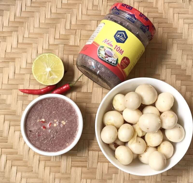 Khách Tây thử loại gia vị nặng mùi, chính nhiều người Việt cũng không thích, thốt lên: 