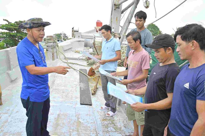 Những lão ngư góp sức cùng lực lượng biên phòng chống khai thác IUU
