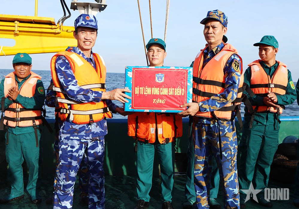 Vùng Cảnh sát biển 3 kiên quyết ngăn chặn tàu cá vi phạm quy định đánh bắt hải sản