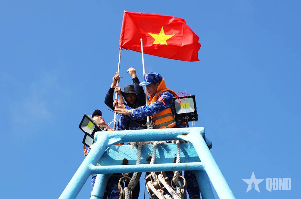 Vùng Cảnh sát biển 3 kiên quyết ngăn chặn tàu cá vi phạm quy định đánh bắt hải sản