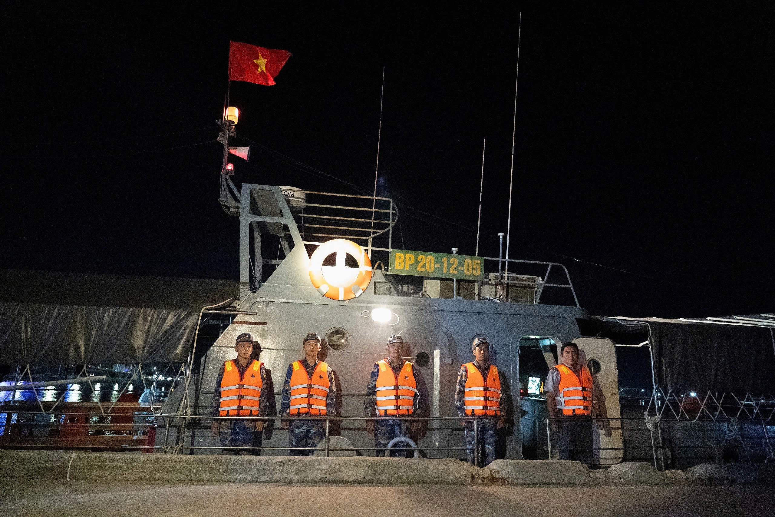 Biên đội tàu BP 20-12-05 trước giờ xuất phát. (Ảnh: Tiến Vinh)