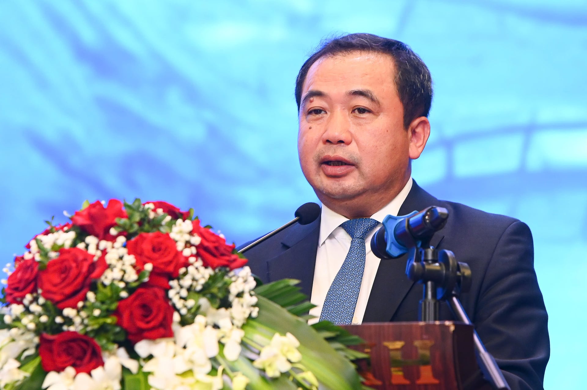 doi-moi-tu-duy-de-dan-dat-kinh-te-bien-xanh-trong-ky-nguyen-moi-173332_381