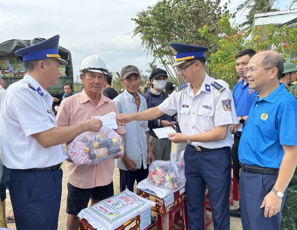 Để ngư dân yên tâm vươn khơi, bám biển