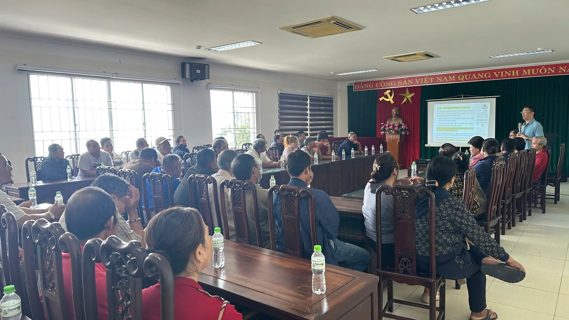 Tập huấn, tuyên truyền bảo vệ chủ quyền biển đảo trong lĩnh vực thủy sản tại Nghệ An. Ảnh: MP.