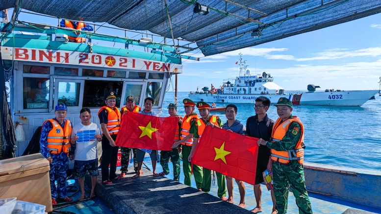 Vùng Cảnh sát biển 2 xử phạt 87 tàu cá vi phạm quy định về khai thác thủy sản- Ảnh 1.