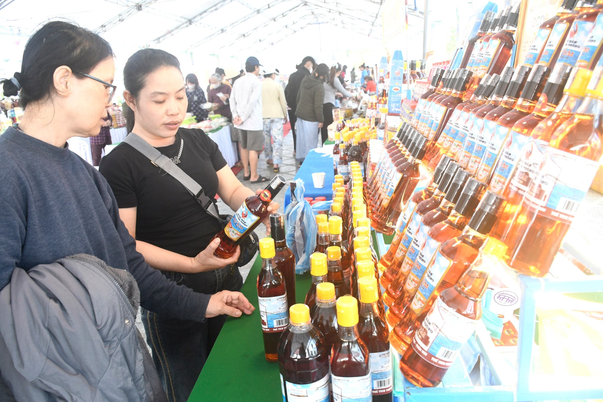 Nước mắm Đà Nẵng khẳng định vị thế trên thị trường, được người tiêu dùng đón nhận. Ảnh: QUANG VIỆT