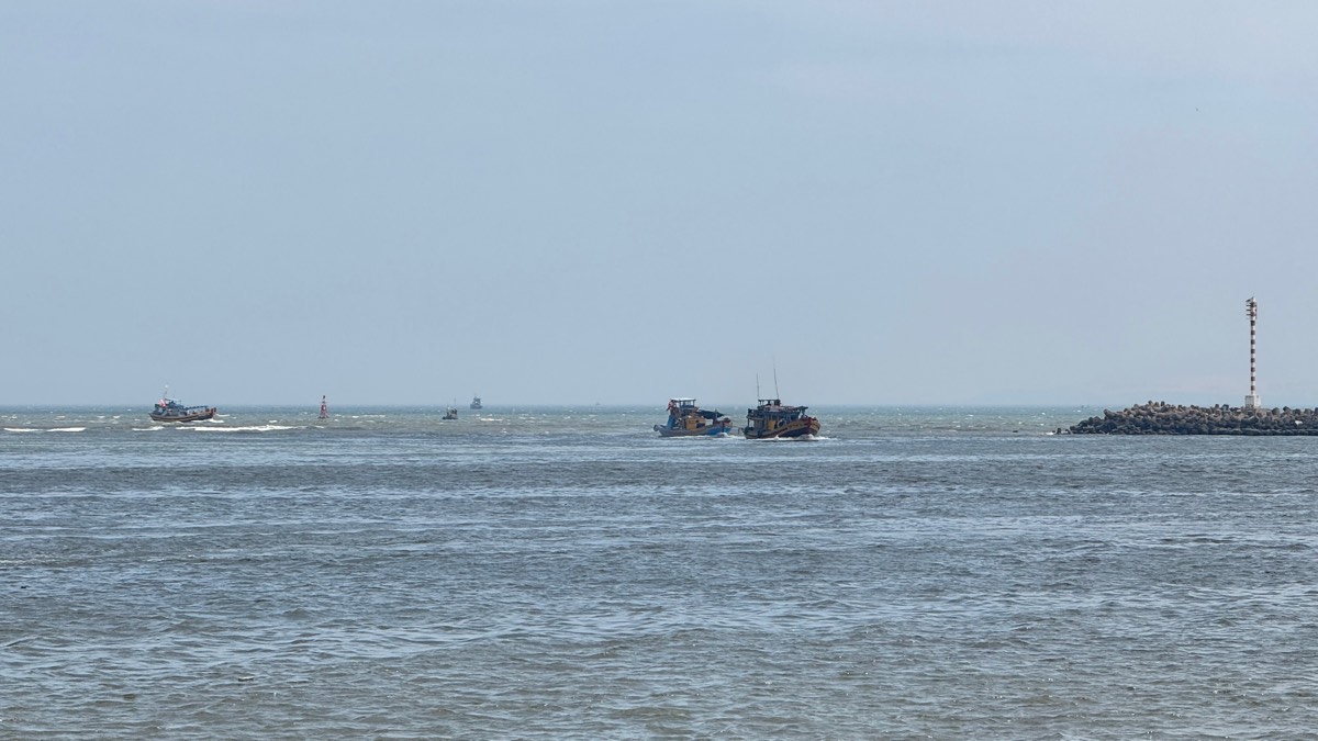 Tàu cá xuất bến tại cảng ở Lâm Đồng. Ảnh: Duy Tuấn 