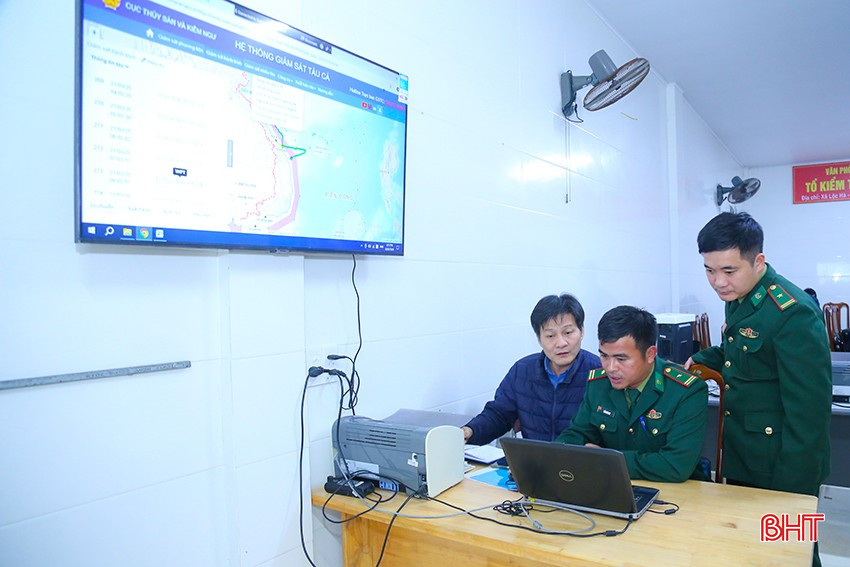 Theo ông Thân Quốc Tế - Phó Giám đốc Ban Quản lý các cảng cá và Khu neo đậu tránh trú bão tàu cá Hà Tĩnh, trong 1 tháng trở lại đây, thời tiết trên biển thuận lợi so với cùng kỳ năm trước nên ngư dân tích cực vươn khơi bám biển. Ban Quản lý cùng các đơn vị liên quan đã chủ động bố trí lực lượng tại các cảng cá, tạo điều kiện thuận lợi cho tàu thuyền ra vào, bốc dỡ sản phẩm nhanh chóng, an toàn, góp phần đảm bảo hoạt động khai thác, tiêu thụ hải sản diễn ra thông suốt và phòng, chống khai thác IUU. bqbht_br_img-9444.jpg