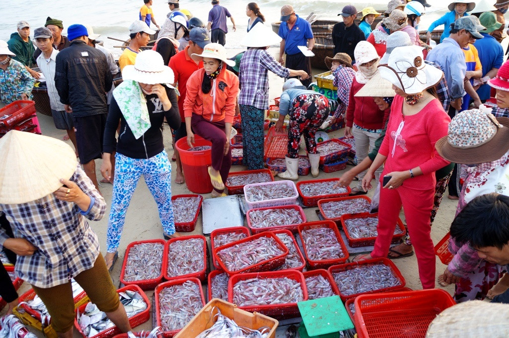 anh muc - khai thac dau nam