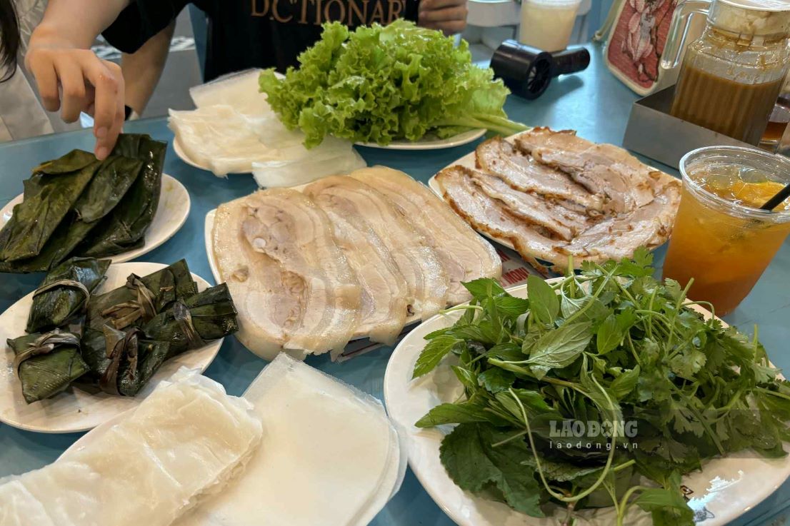 Bánh cuốn thịt heo là đặc sản của người Đà Nẵng. Ảnh: Nguyễn Đạt