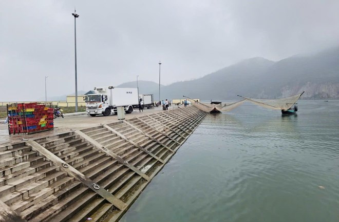 Ngư dân phấn khởi khi cảng cá hiện đại được đưa vào khai thác