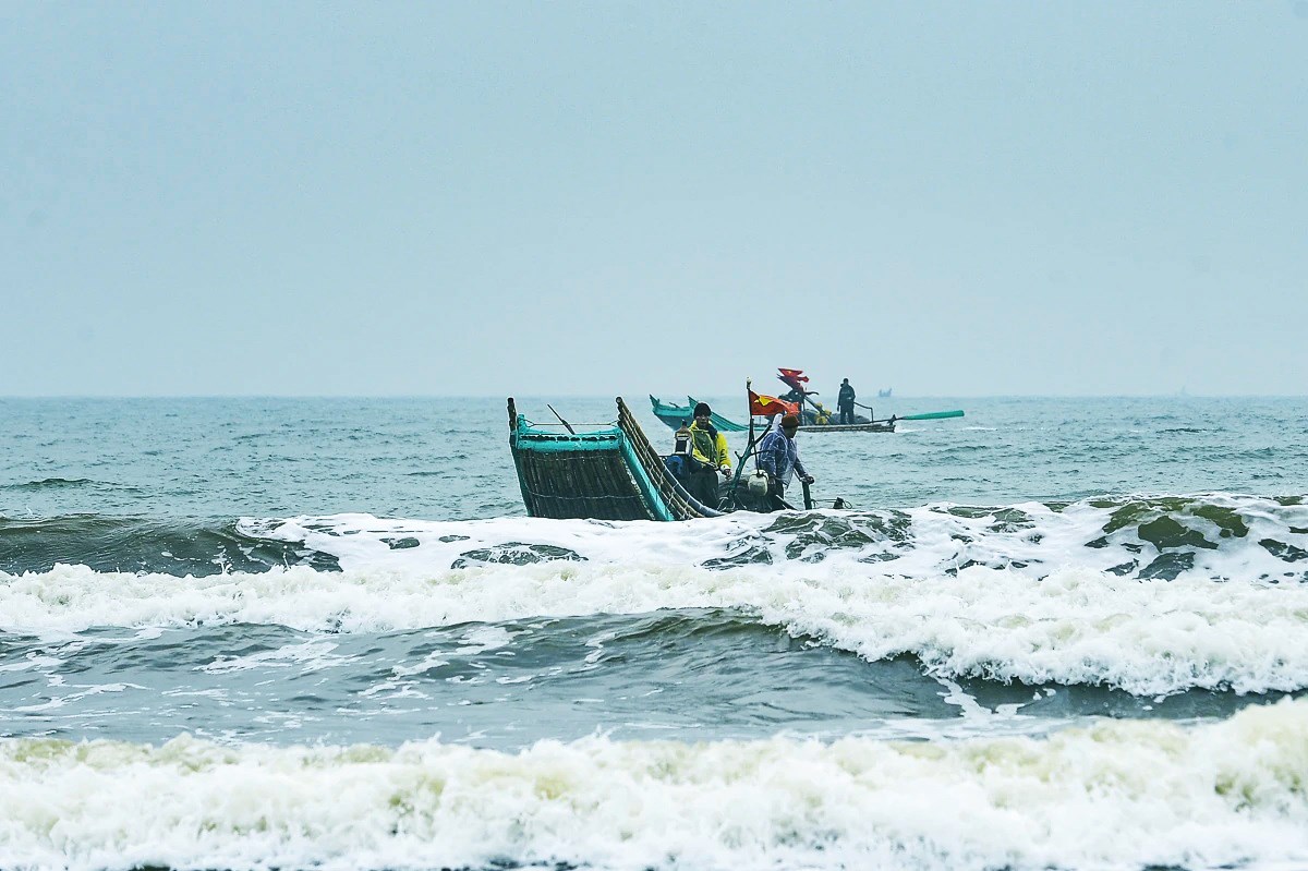 Ngư dân Thanh Hóa vươn khơi, đón "lộc biển" đầu Xuân