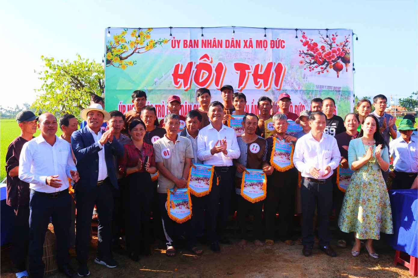 Hội thi úp nơm , các trò chơi dân gian và không gian ẩm thực đầu xuân của xã Mộ Đức không chỉ là điểm nhấn trong chuỗi hoạt động mừng Đảng, mừng xuân mới Bính Ngọ, mà còn góp phần giữ gìn và phát huy các giá trị văn hóa dân gian truyền thống. Ảnh: Anh Vũ 1.jpg