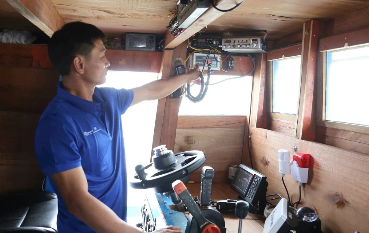 Cục Thủy sản và Kiểm ngư yêu cầu địa phương rà soát, sửa đổi quy trình trực ban và tổ chức trực vận hành hệ thống giám sát tàu cá tại địa phương đảm bảo duy trì 24/7 để kịp thời phát hiện, cảnh báo và xử lý các trường hợp vi phạm (mất kết nối, vượt ranh giới) theo quy định. Ảnh: Thanh Nga.