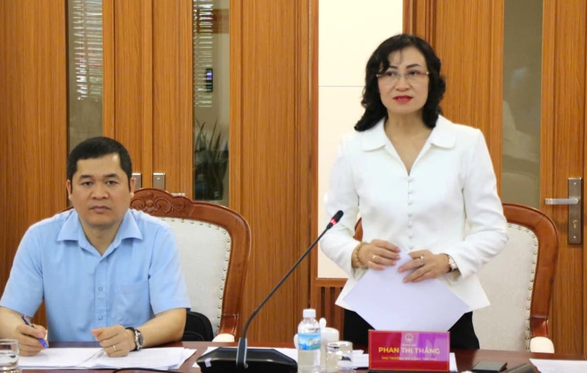 Thứ trưởng Bộ Công Thương Phan Thị Thắng phát biểu tại buổi làm việc. Ảnh: KS.