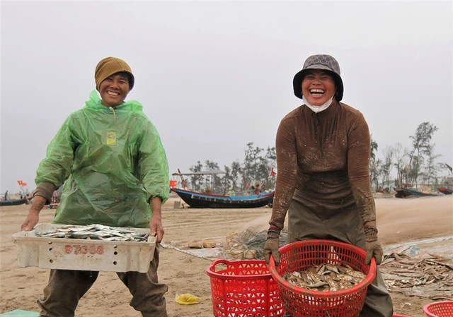 Mùa lộc biển: Săn 'bạc xanh' trên sóng biển- Ảnh 5. Mùa lộc biển: Săn 'bạc xanh' trên sóng biển- Ảnh 5.