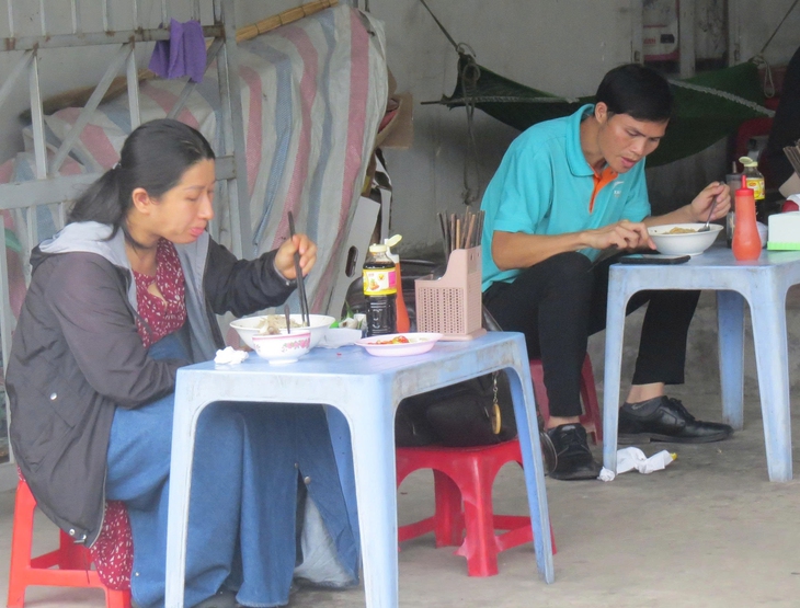 Dặm dài hủ tiếu - Kỳ 3: Người Quảng tha hương bán hủ tiếu - Ảnh 2. Dặm dài hủ tiếu - Kỳ 3: Người Quảng tha hương bán hủ tiếu - Ảnh 2.