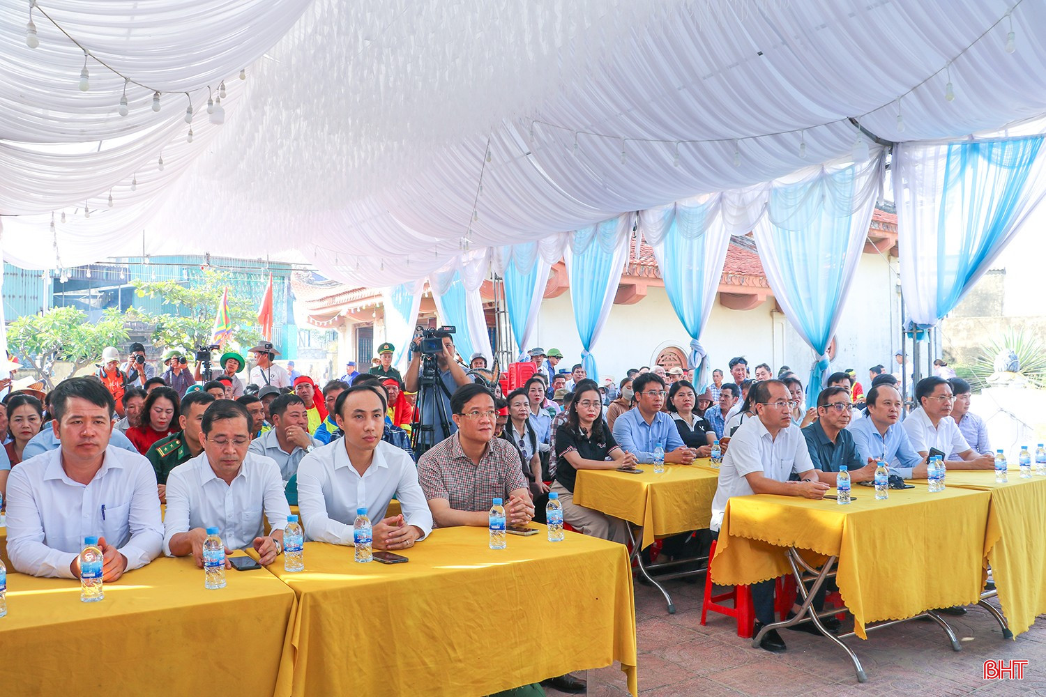 Đại biểu tham dự lễ hội. bqbht_br_2.jpg