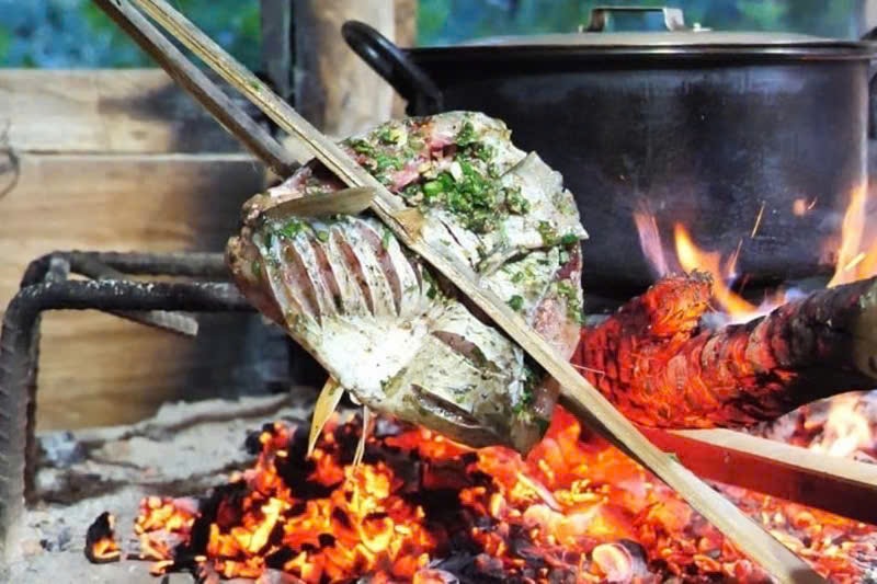 Cá nương trên than hồng sẽ thơm ngon hơn (Ảnh Luhanhvietnam)