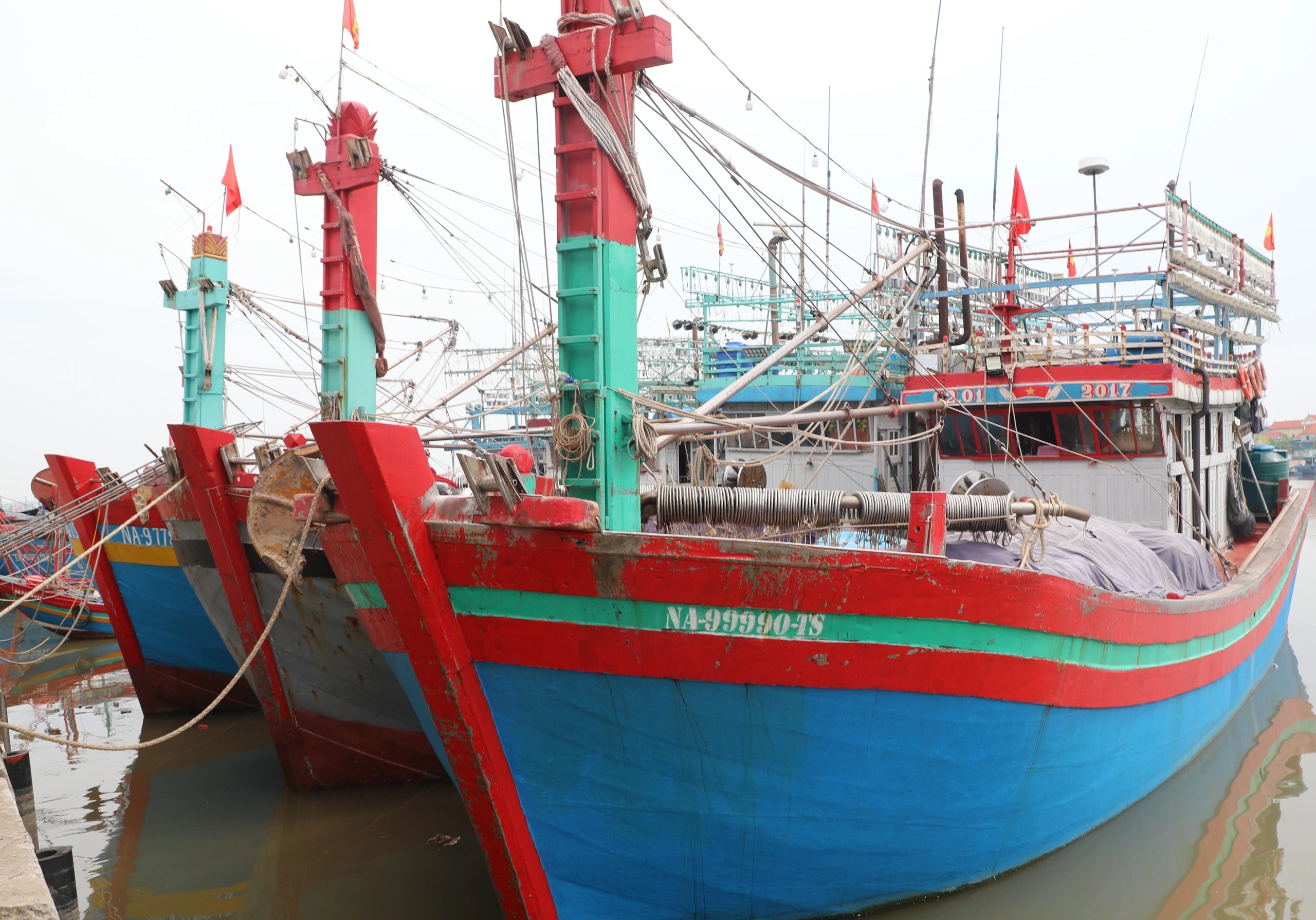 Ngư dân bỏ biển, chủ tàu cá gặp khó- Ảnh 2. Ngư dân bỏ biển, chủ tàu cá gặp khó- Ảnh 2.