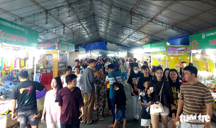 Sâm Tiến Vua, nước mắm Phú Quốc, gạo hữu cơ Campuchia và nhiều đặc sản hội tụ về vùng Bảy Núi - Ảnh 1.