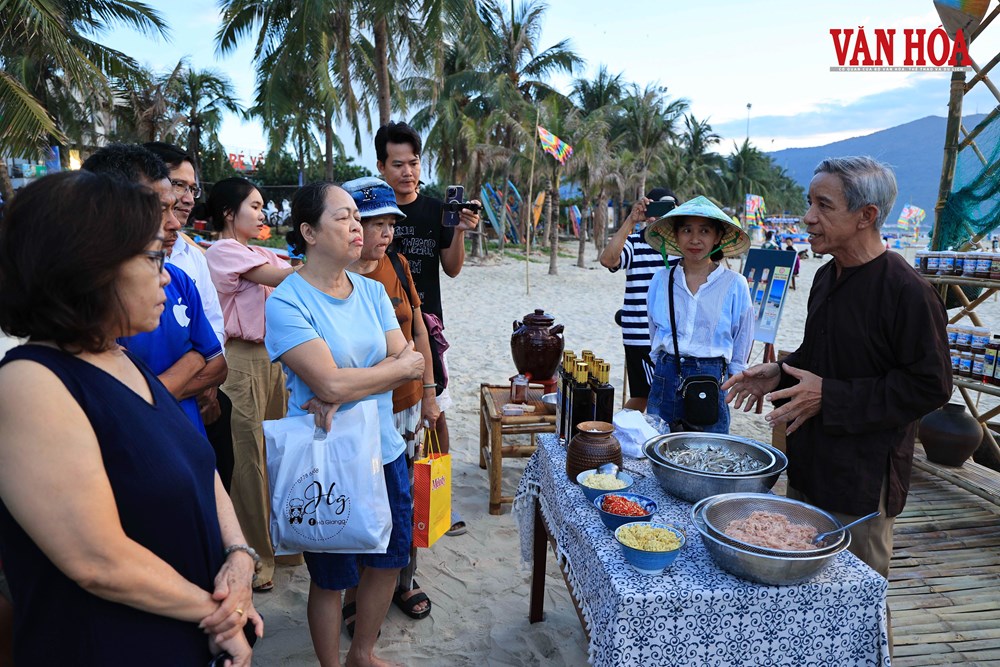 Du khách thích thú trải nghiệm “Đón nhịp chợ cá bình minh” - ảnh 19