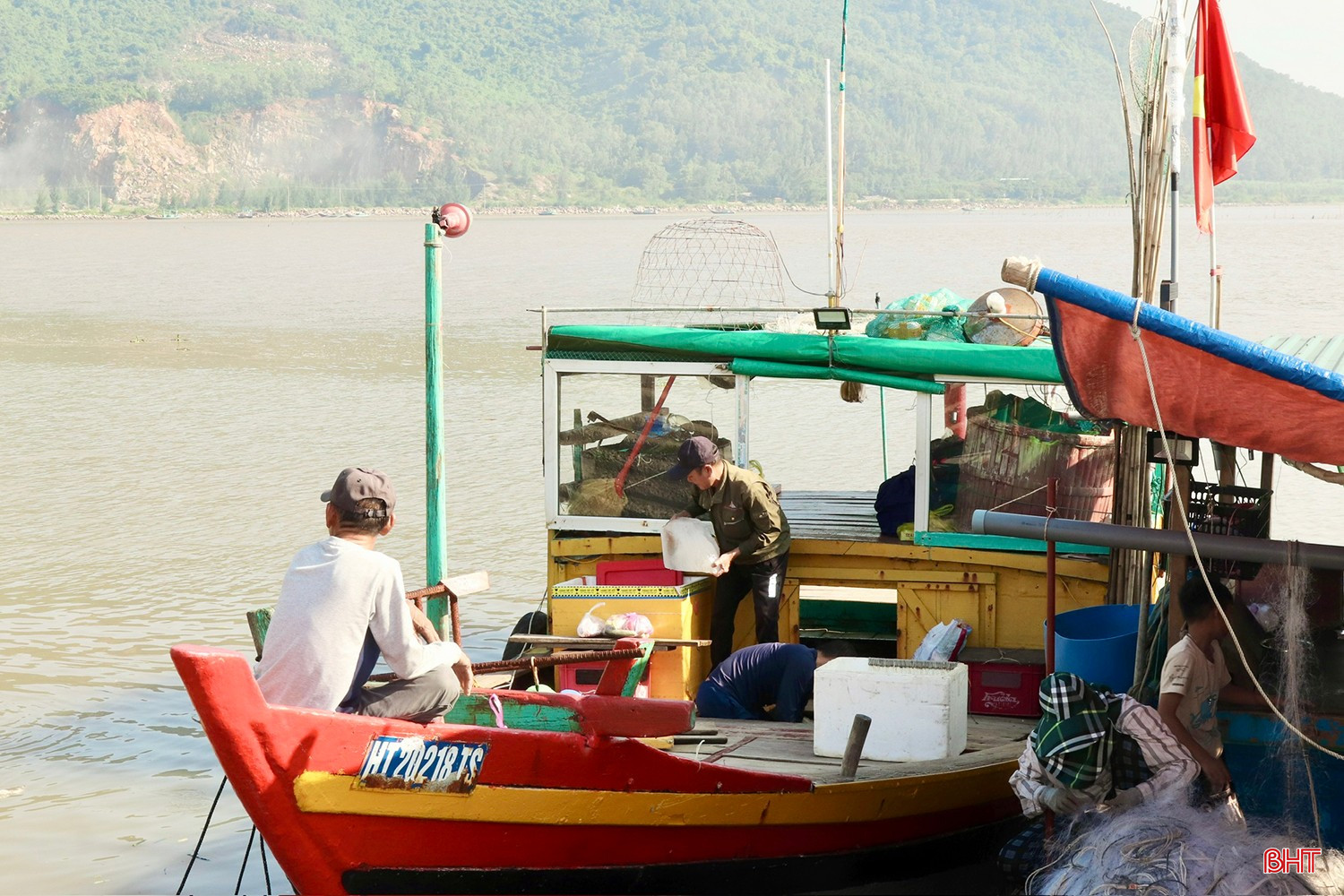 Từ đầu tháng 6 đến nay, ngư dân Hà Tĩnh đã đánh bắt được gần 300 tấn hải sản. bqbht_br_dac762aede4c5f12065d.jpg